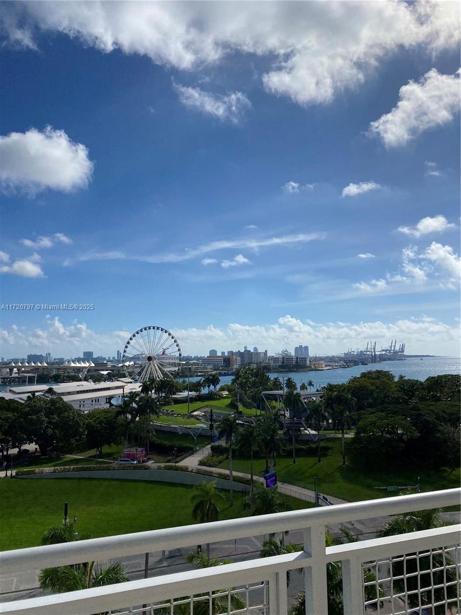 244 Biscayne Blvd #3205, Miami FL 33132