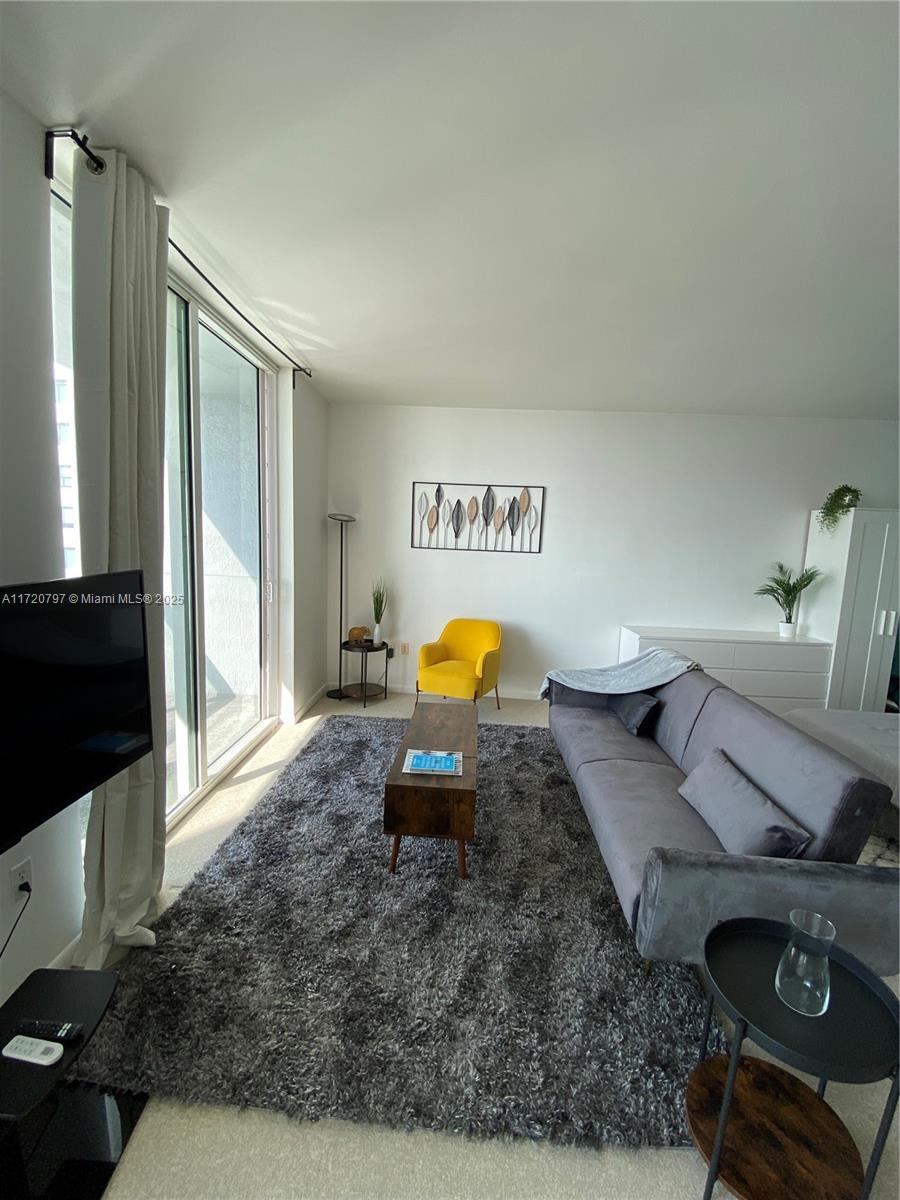 244 Biscayne Blvd #3205, Miami FL 33132