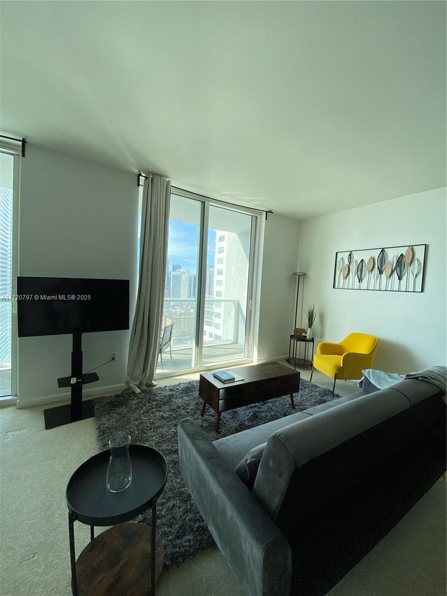 244 Biscayne Blvd #3205, Miami FL 33132