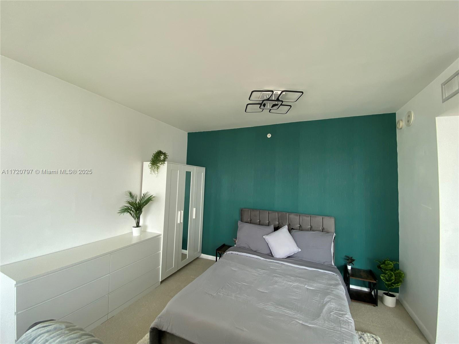 244 Biscayne Blvd #3205, Miami FL 33132