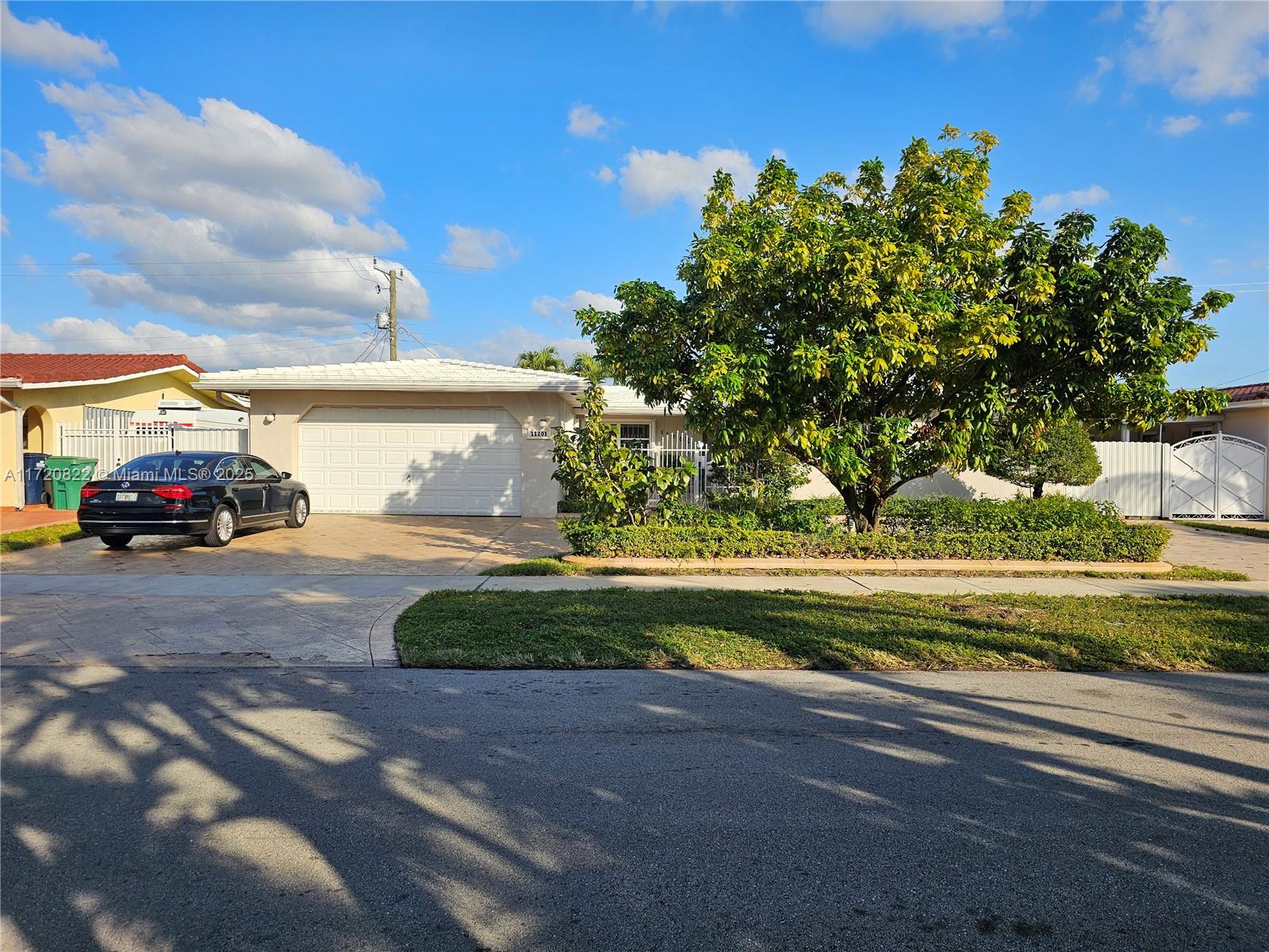 11201 NW 59th Ct, Hialeah, Florida image 1