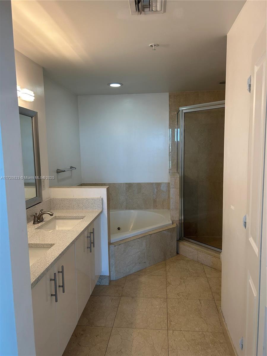 7910 Harbor Island Dr #408, North Bay Village FL 33141