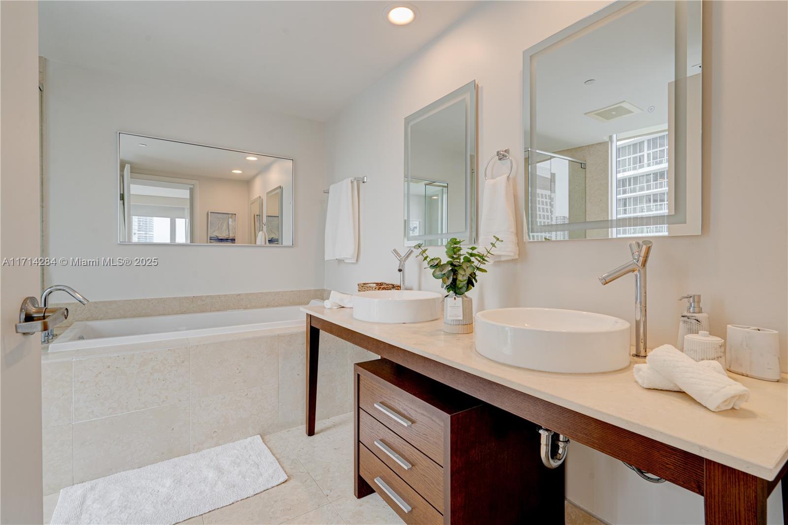495 Brickell Ave #3611, Miami FL 33131