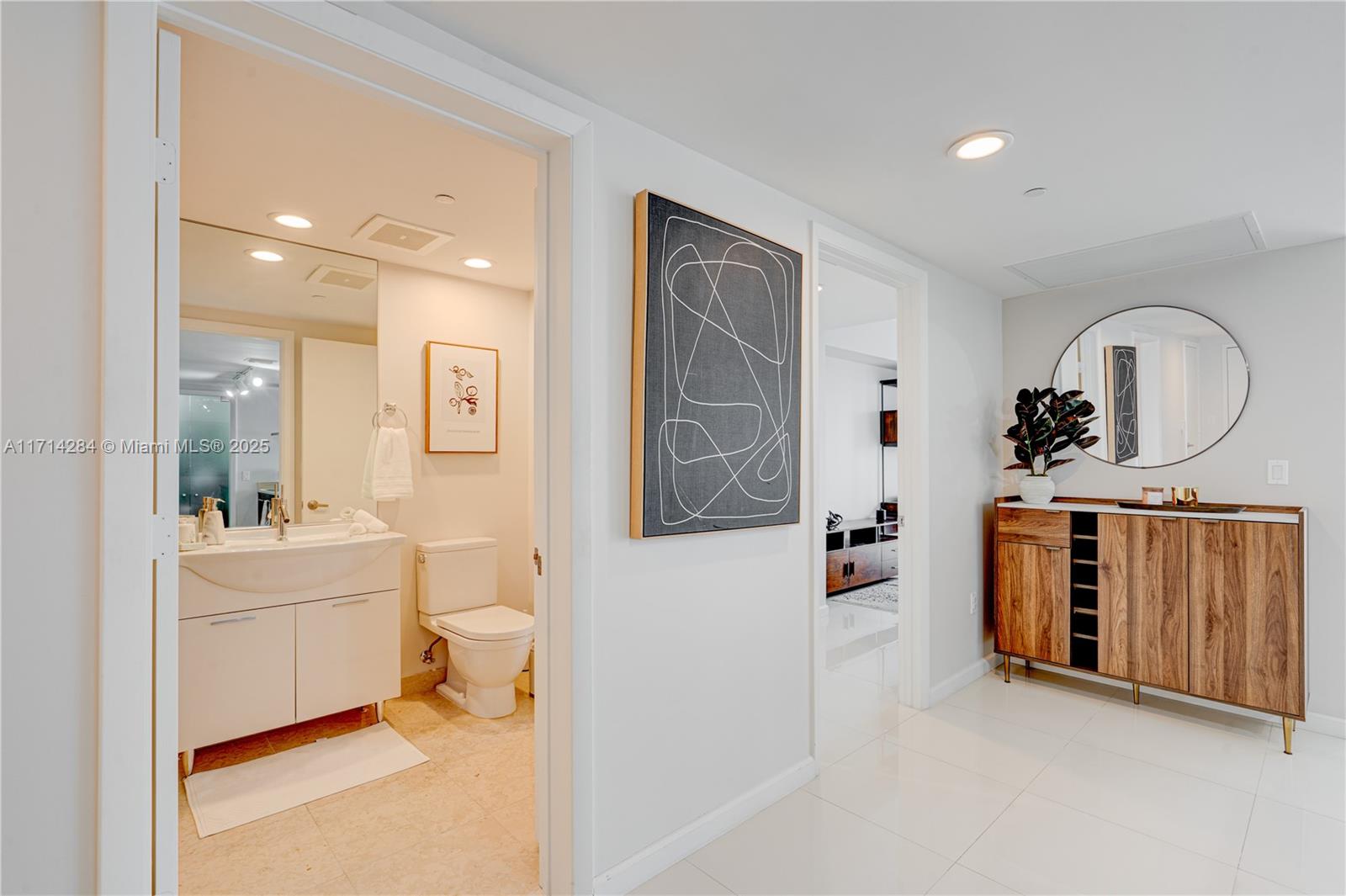495 Brickell Ave #3611, Miami FL 33131