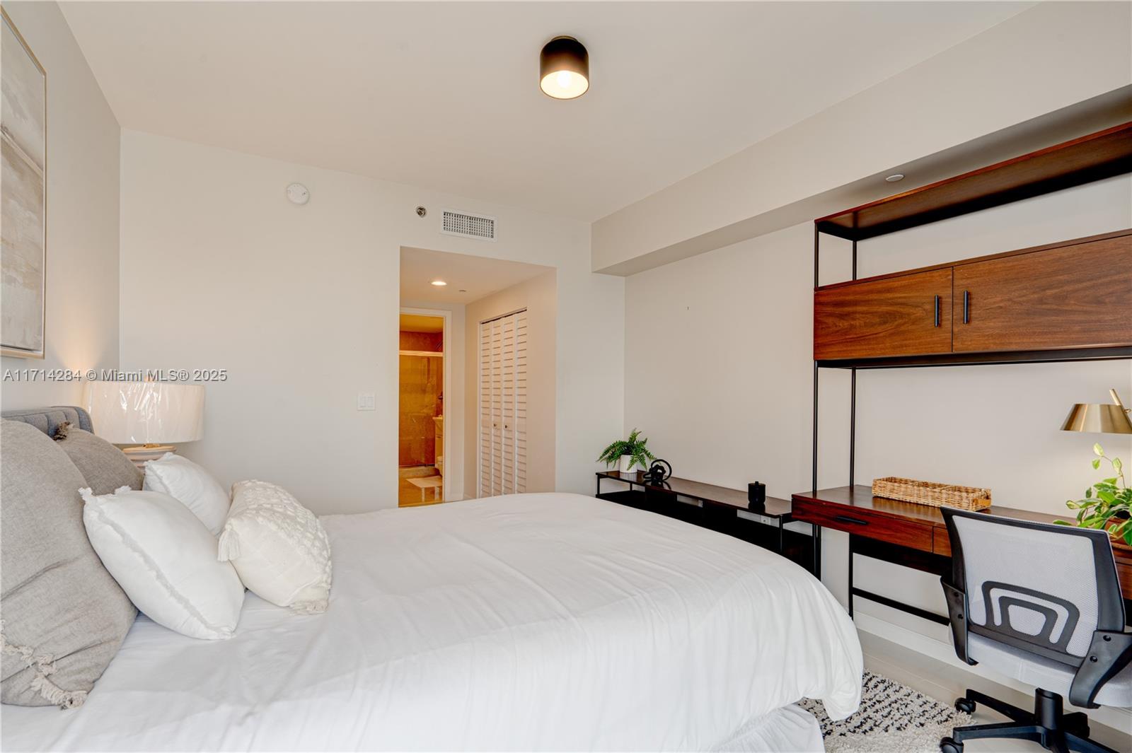 495 Brickell Ave #3611, Miami FL 33131