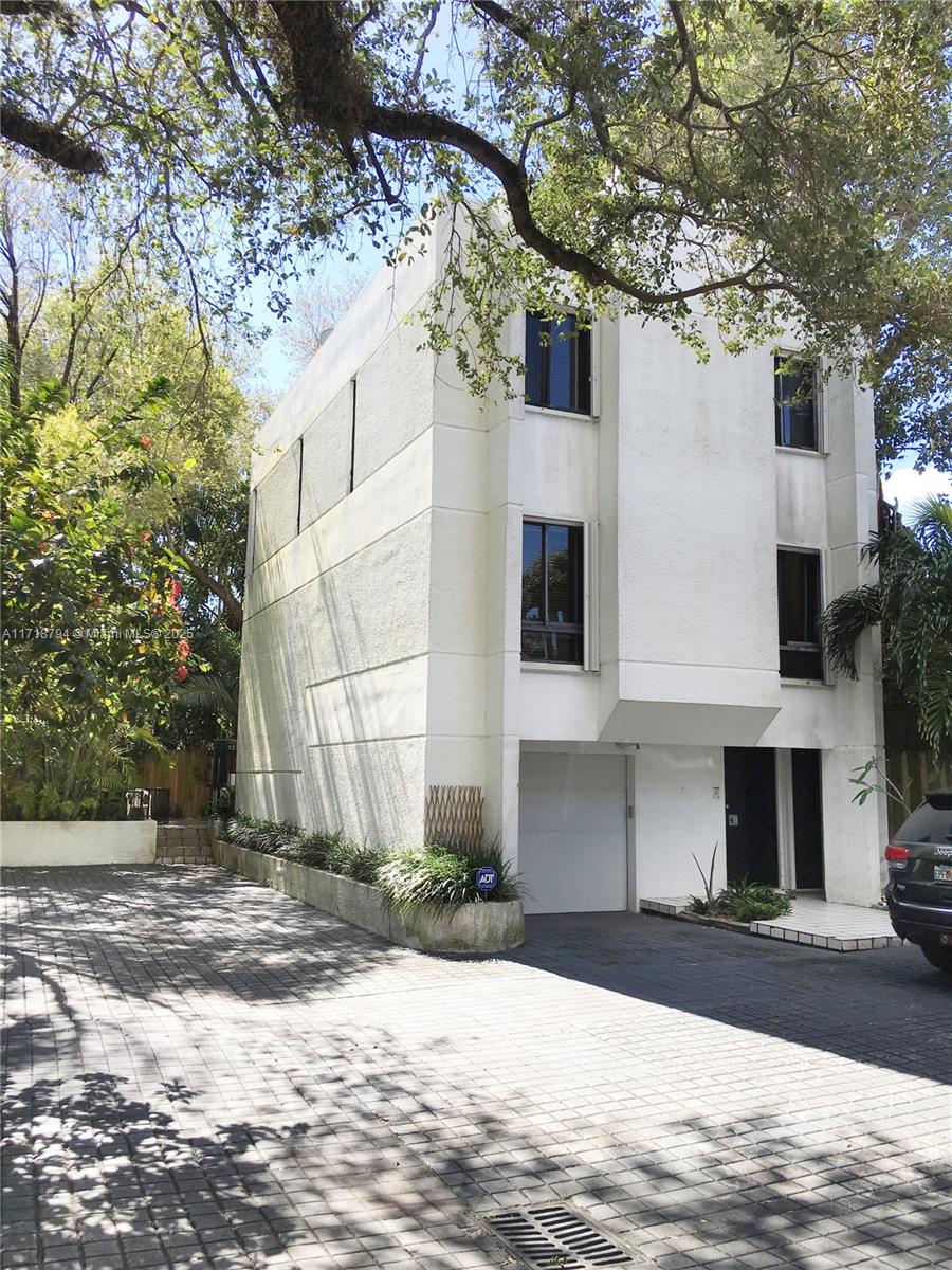 2980 Jackson Ave, Coconut Grove, Florida image 1