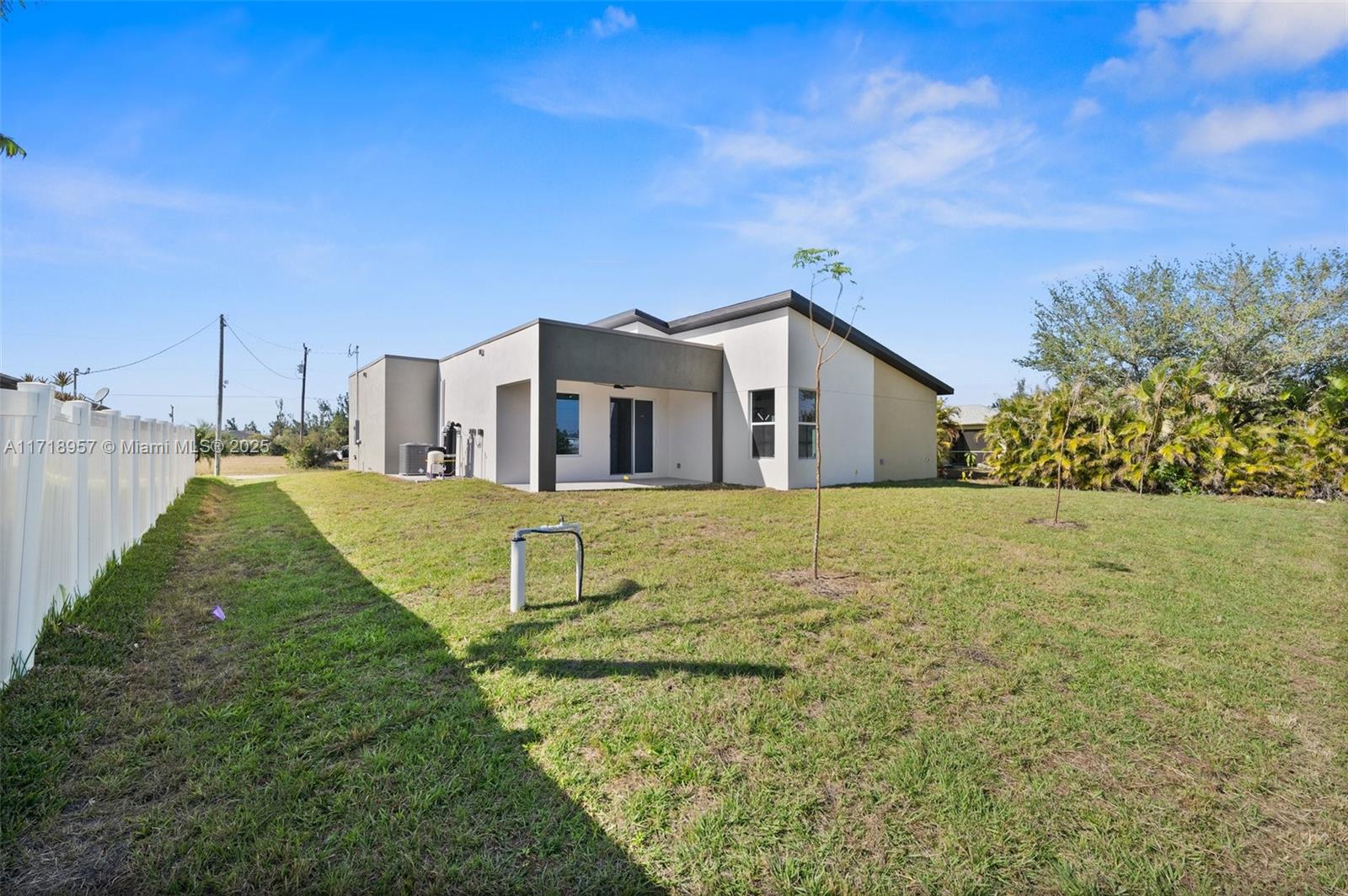 1025 NW 25th Ave, Cape Coral, Florida image 24