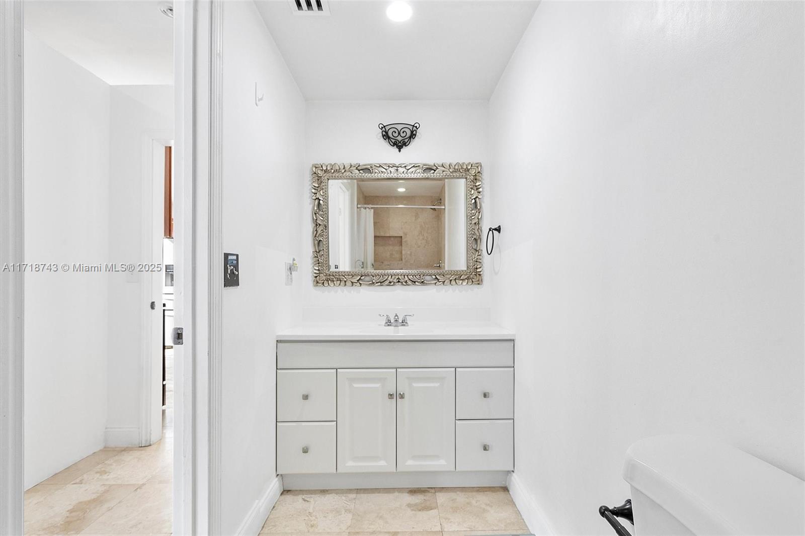 100 NE 51st St, Oakland Park, Florida image 12