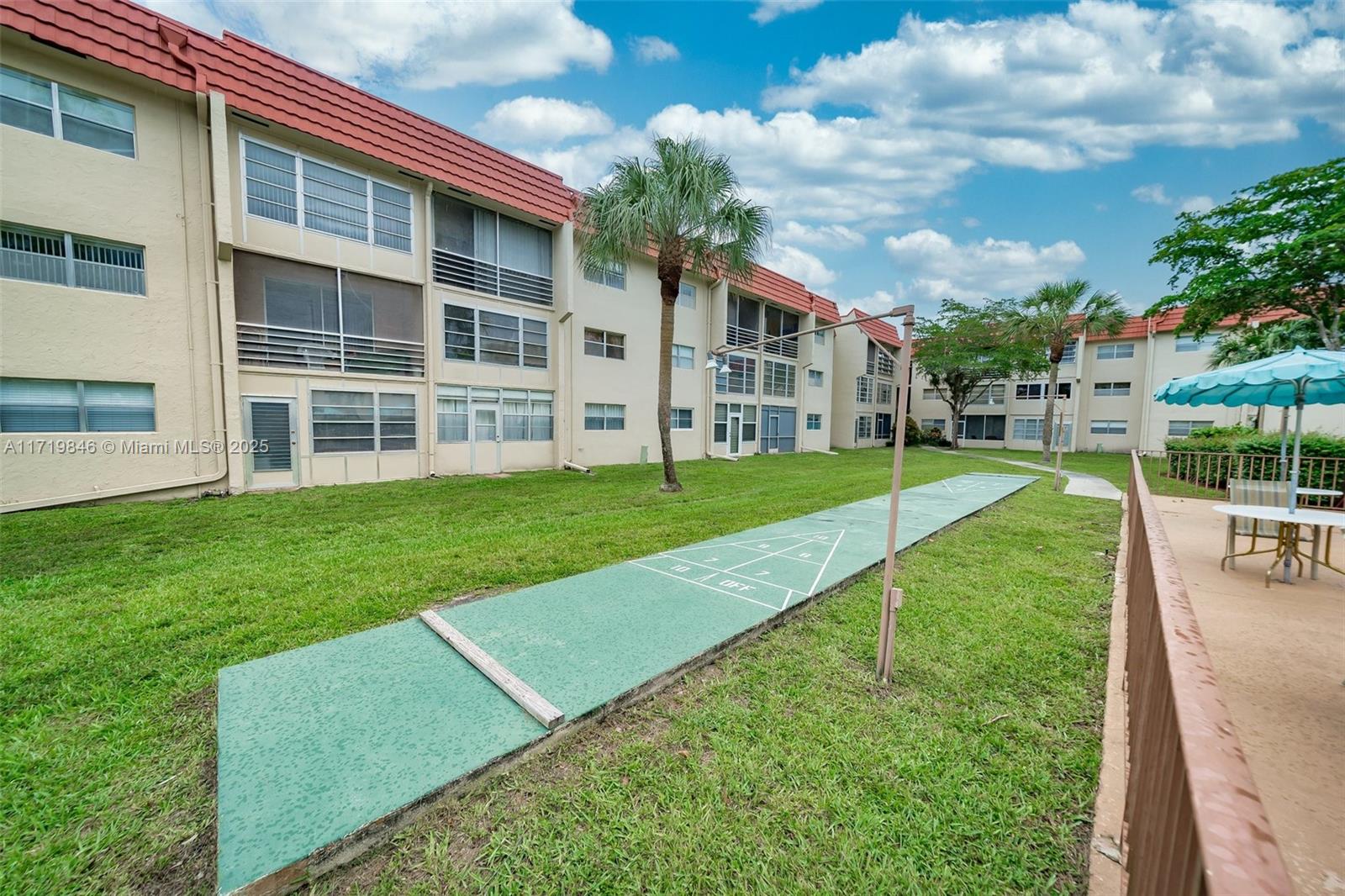 2931 E Sunrise Lakes Dr #202, Sunrise, Florida image 37