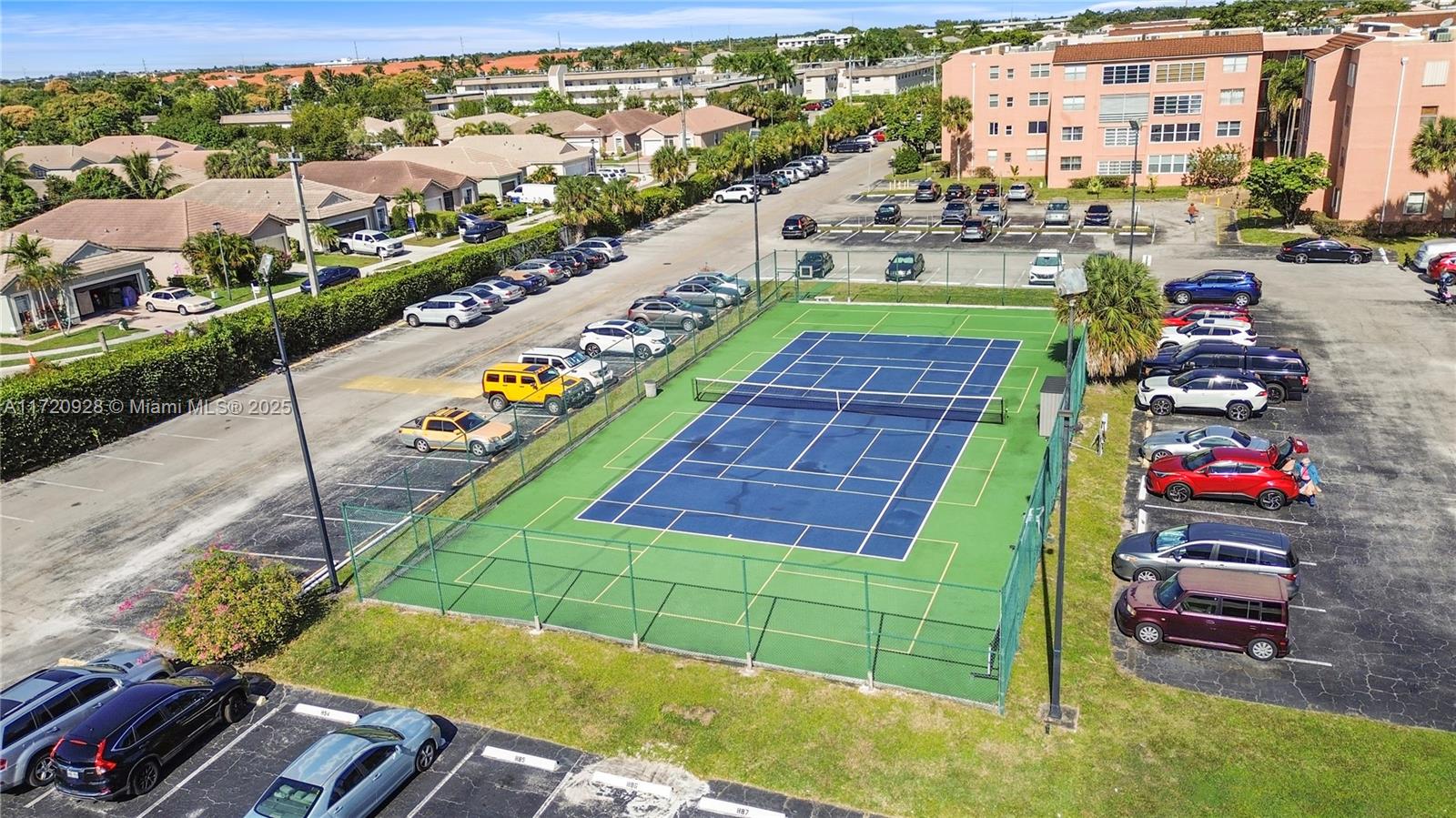 2871 Somerset Dr #102, Lauderdale Lakes, Florida image 2