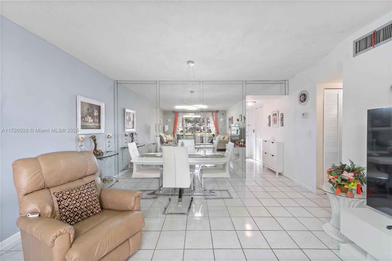 2871 Somerset Dr #102, Lauderdale Lakes, Florida image 29