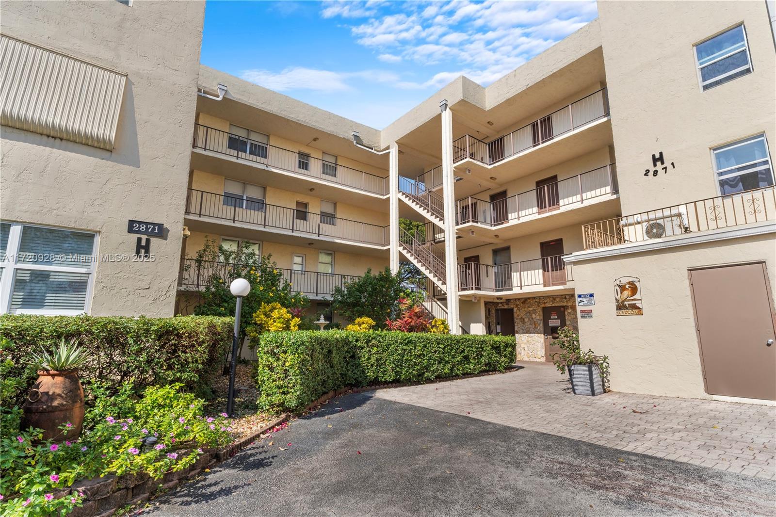 2871 Somerset Dr #102, Lauderdale Lakes, Florida image 3