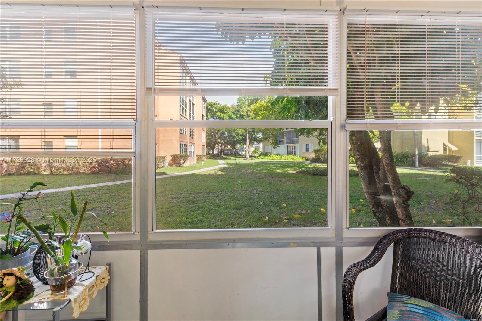 2871 Somerset Dr #102, Lauderdale Lakes, Florida image 34