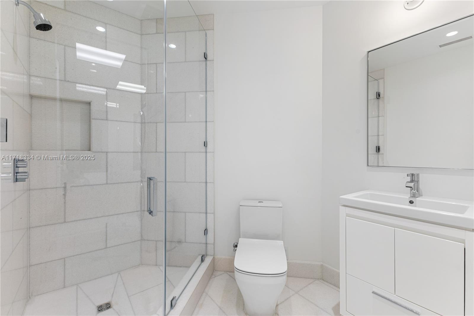 17975 Collins #1802, Sunny Isles Beach, Florida image 32