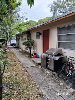 880 SW 28th St, Fort Lauderdale, Florida image 2