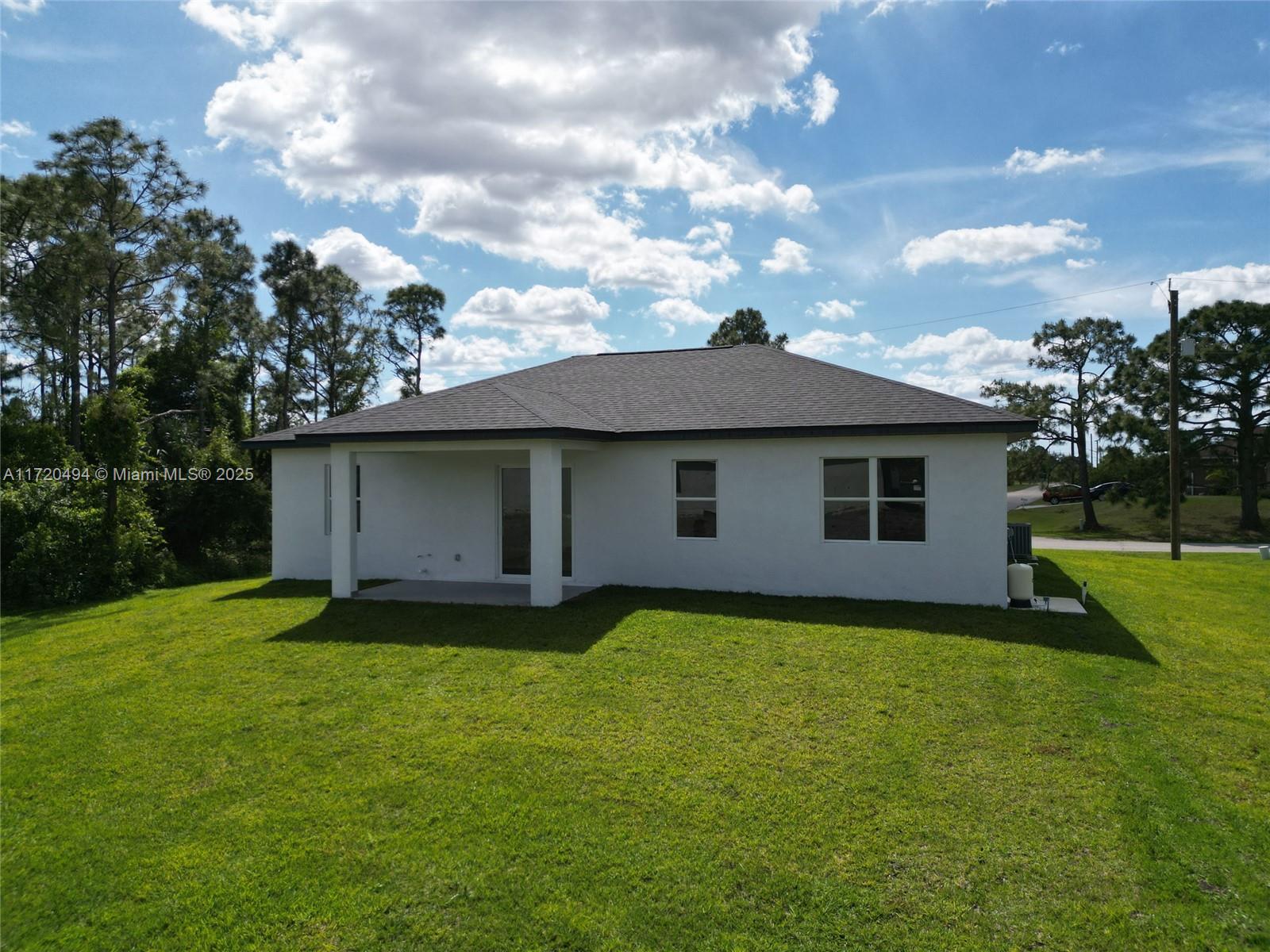 3719 18 St W, Lehigh Acres, Florida image 3