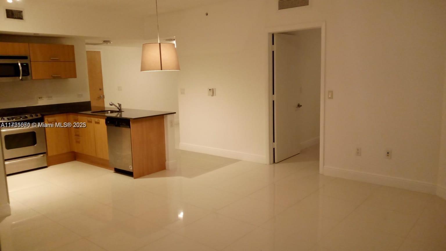 350 S Miami Ave #1605, Miami FL 33130
