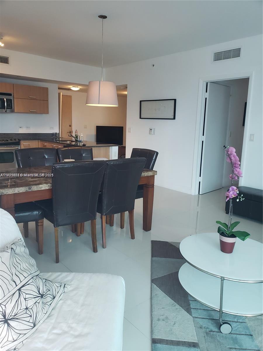 350 S Miami Ave #1605, Miami FL 33130