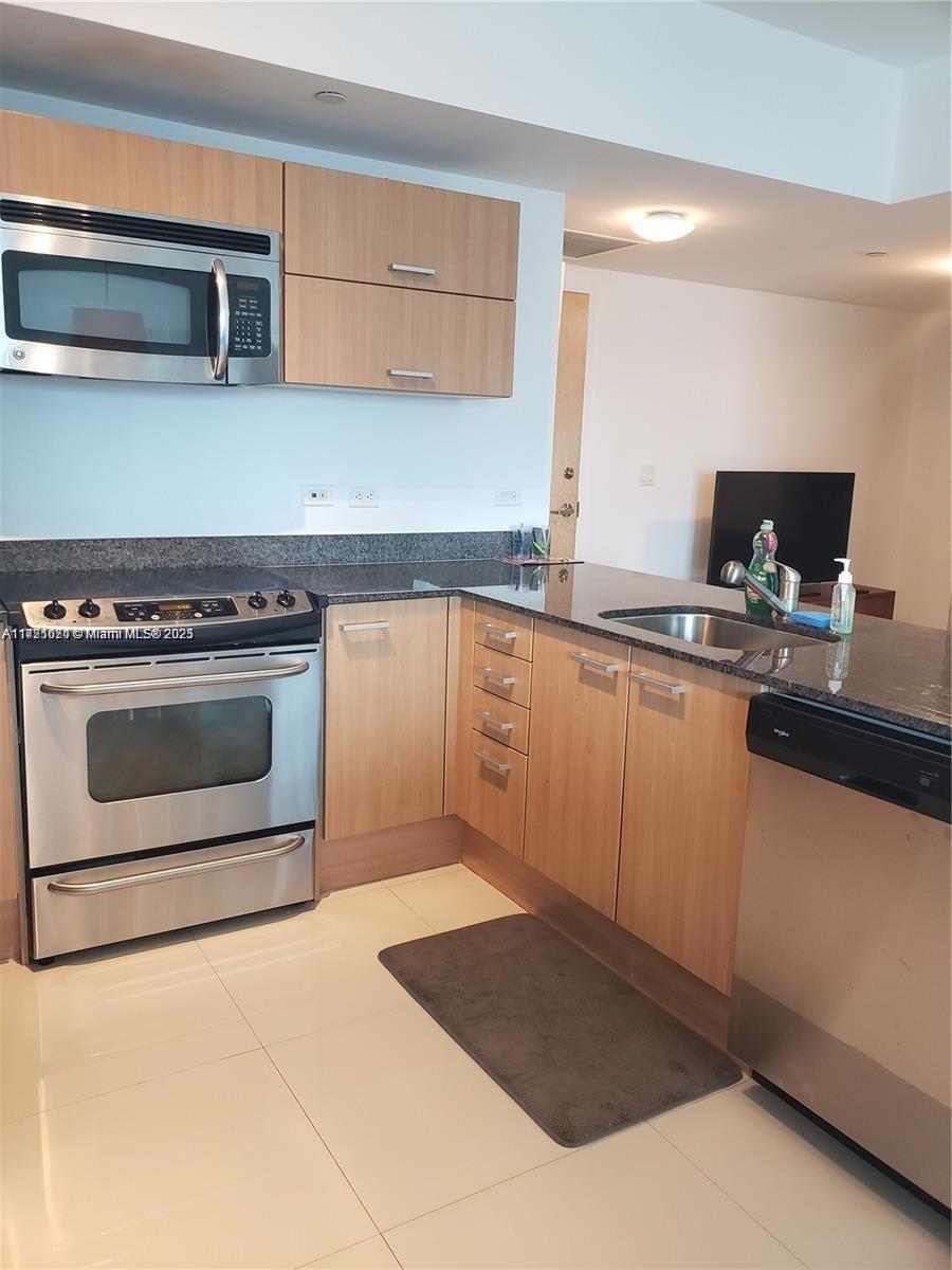 350 S Miami Ave #1605, Miami FL 33130