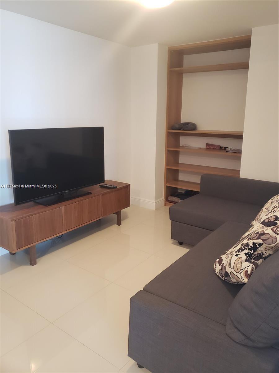 350 S Miami Ave #1605, Miami FL 33130