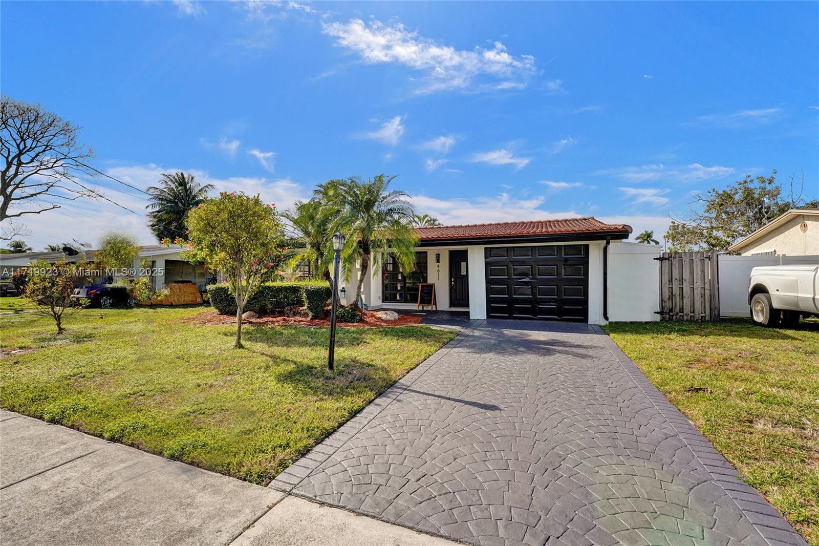 4611 SW 34th Ave, Dania Beach, Florida image 2