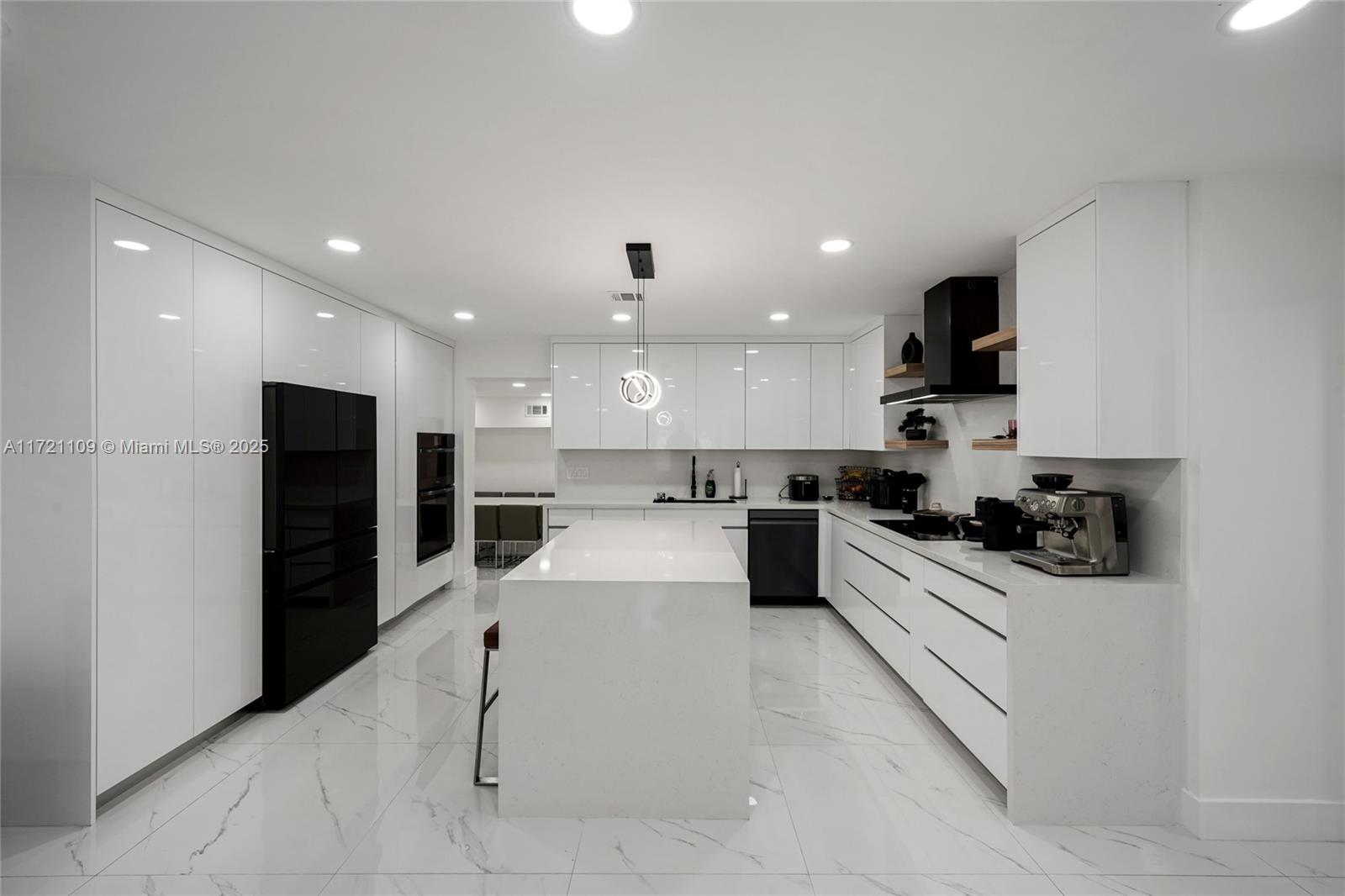 571  Raven Ave  For Sale A11721109, FL