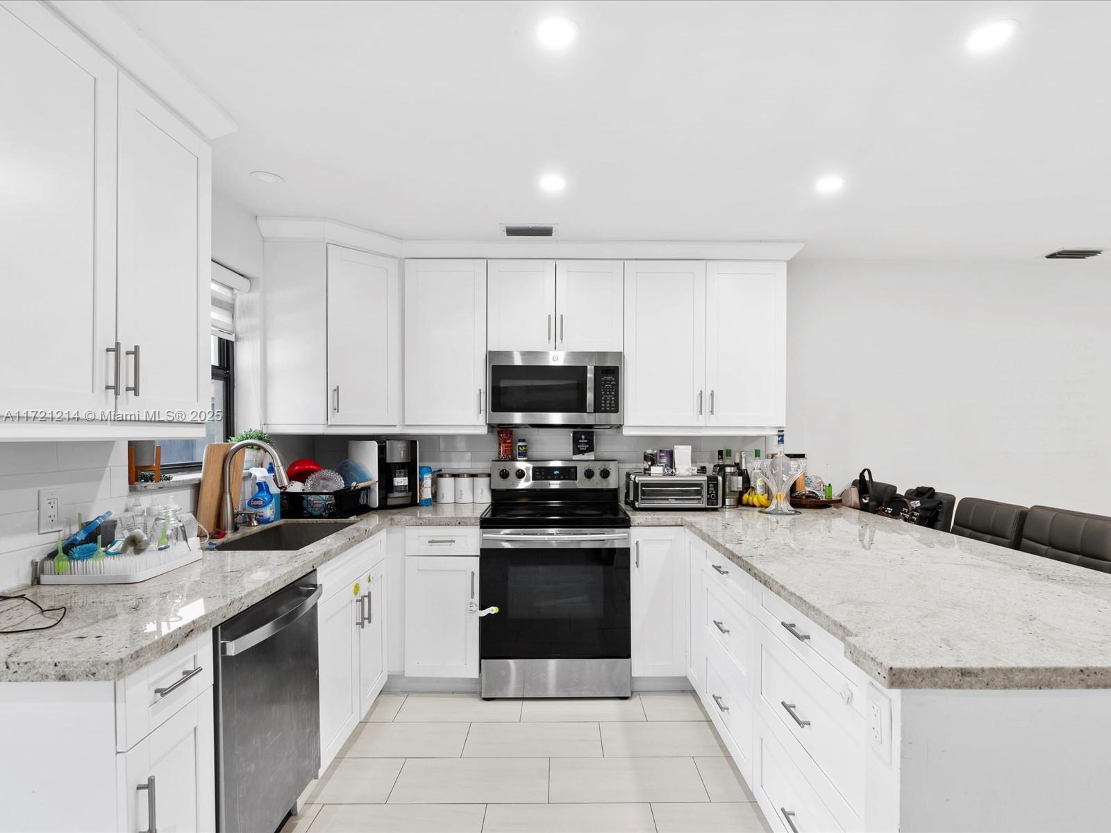 3400 Emerald Oaks Dr #801, Hollywood, Florida image 7