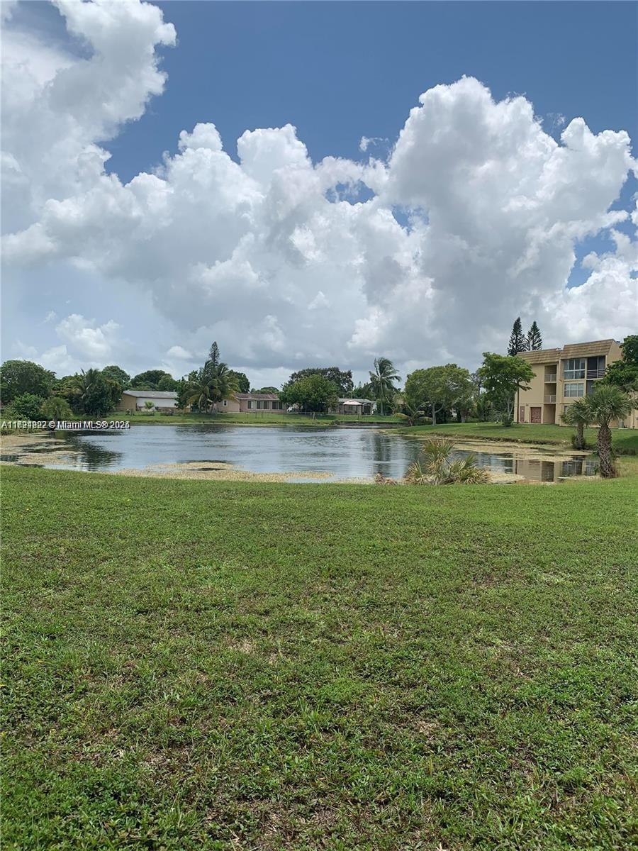 8435 Sunrise Lakes Blvd #104, Sunrise, Florida image 17