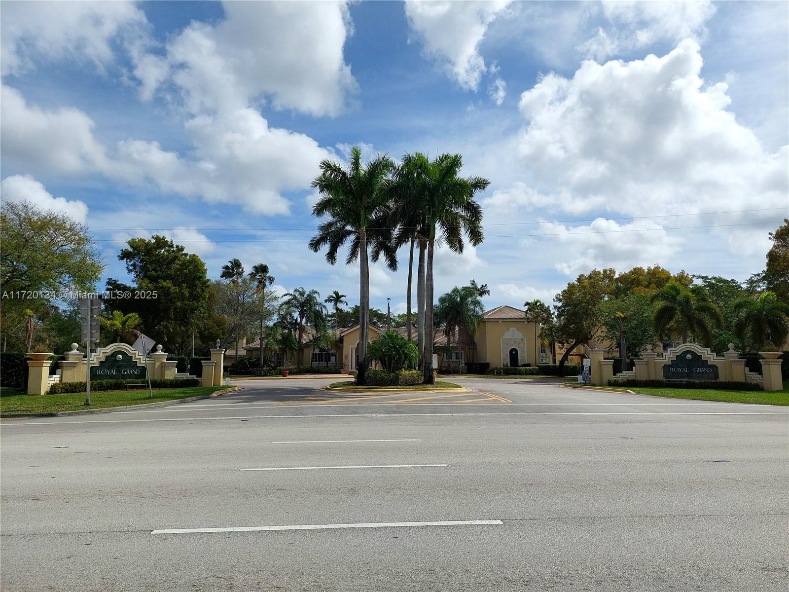 2620 S University Dr #111, Davie, Florida image 35