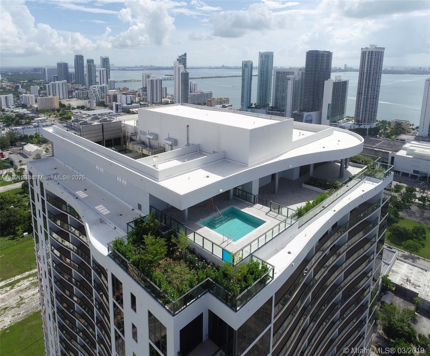 Very Spacious 1 Bedroom 1/1.5 Bathrooms with DEN, Qualified Buyers can put only 3% down! 
Building has Reserves! Incredible Sunset views, all included in HOA, Located in the heart of Miami, easy access on/off major highways. 30,000 square feet amenities including 3 Pools, Jacuzzi, 3,000 sqft state of the art gym, Spa, Sauna & Treatment Room, Racquetball Court, Theater, Social Room, Indoor/Outdoor 24/7 security, concierge, management on site, self parking, valet on site. Motivated Owner.