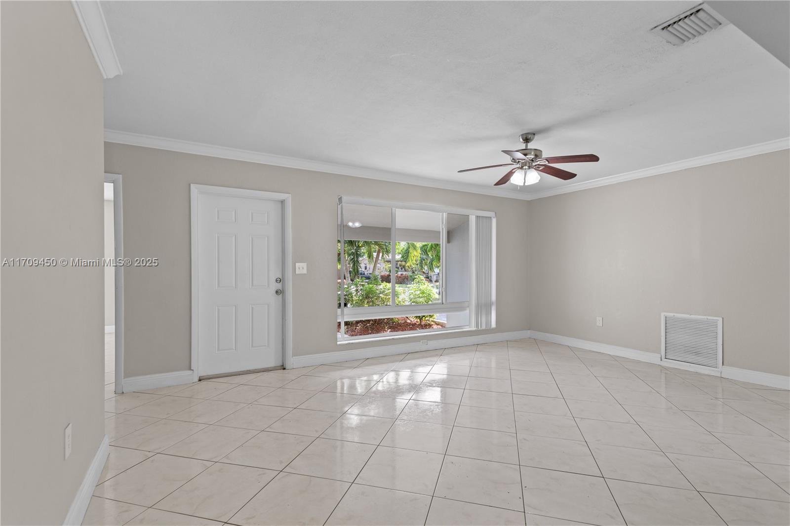 7825 Kismet St, Miramar, Florida image 2