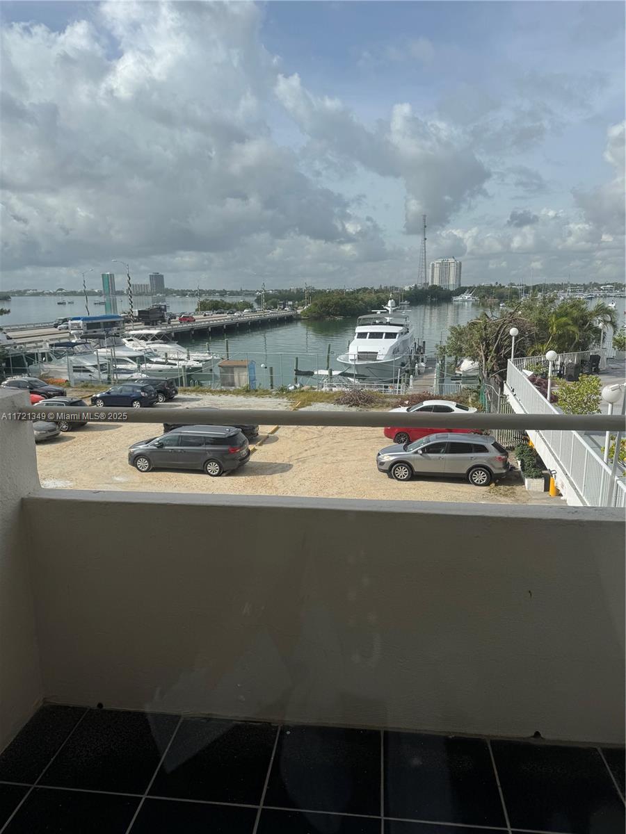 7904 West Dr Unit 204, North Bay Village, Florida 33141