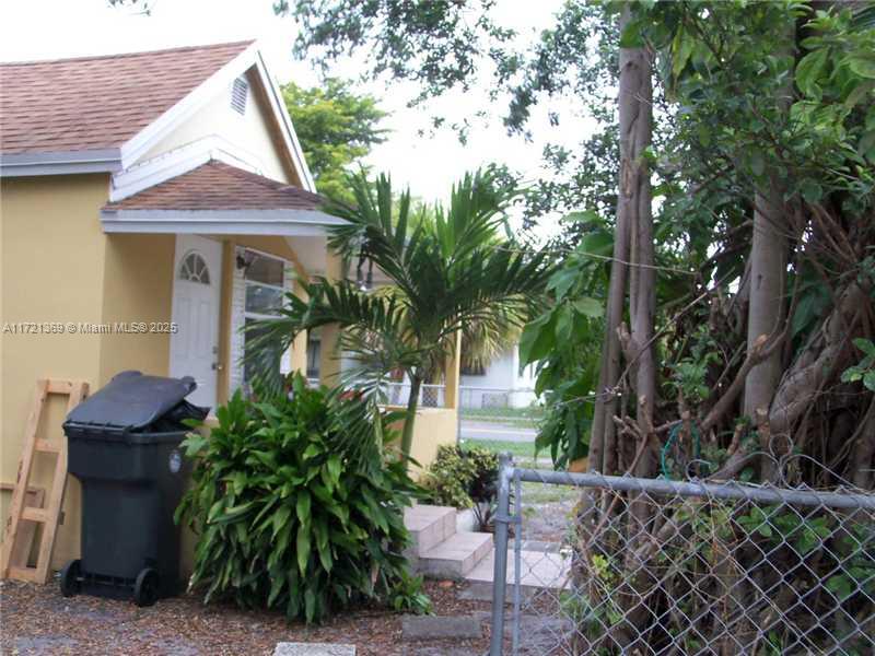 800 Phippen Waiters Rd, Dania Beach, Florida image 3