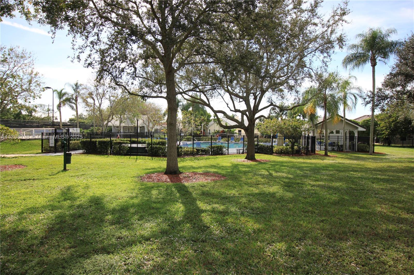 3320 Maple Ln, Davie, Florida image 32