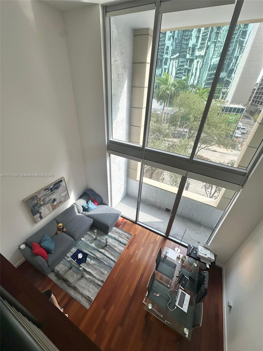 1060 Brickell Ave #207, Miami FL 33131