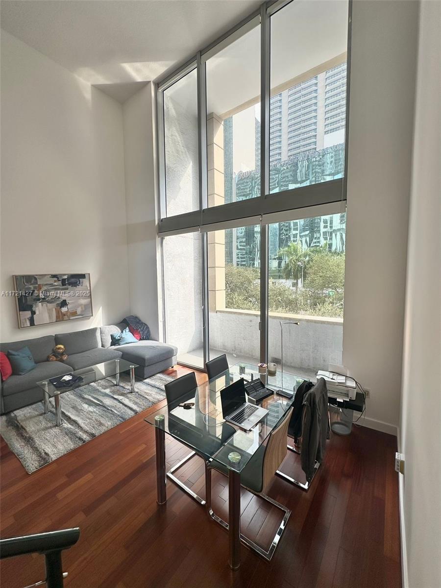 1060 Brickell Ave #207, Miami FL 33131