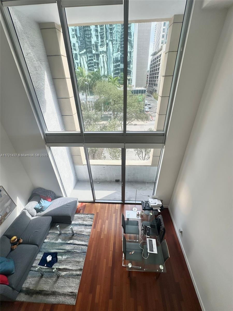 1060 Brickell Ave #207, Miami FL 33131