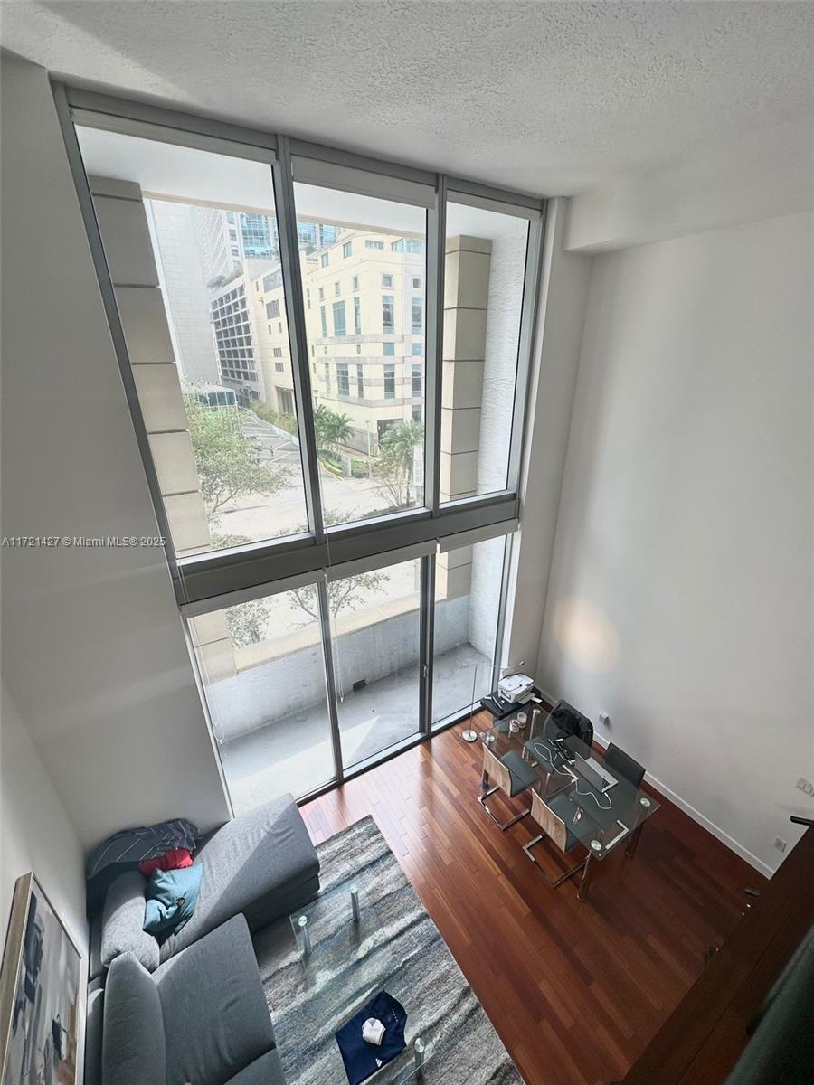 1060 Brickell Ave #207, Miami FL 33131