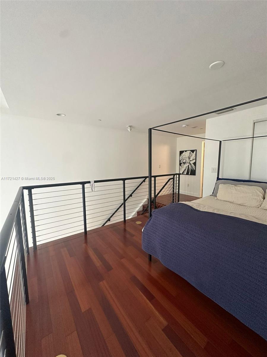 1060 Brickell Ave #207, Miami FL 33131