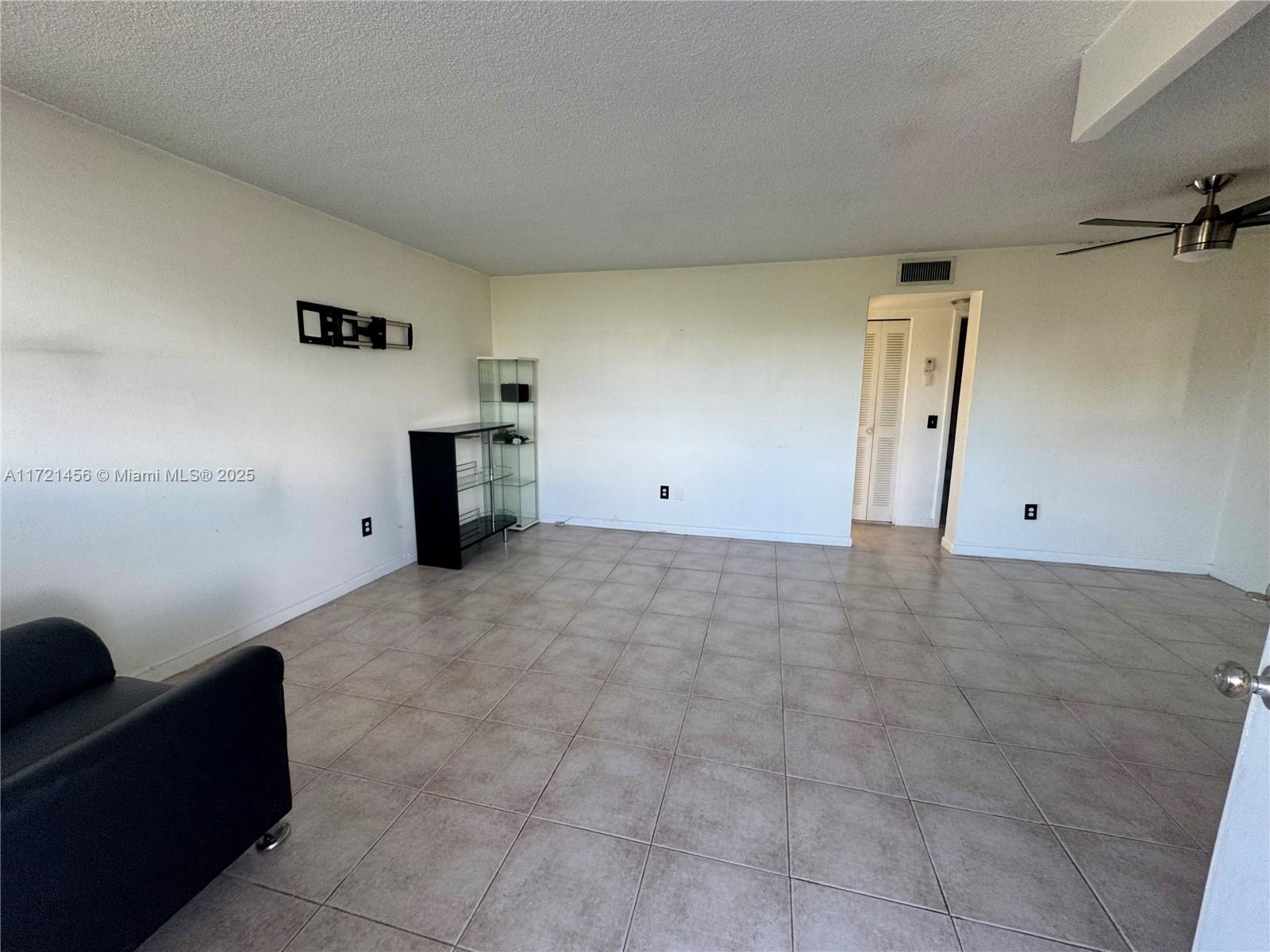 1801 S Treasure Dr #411, North Bay Village, Florida image 9