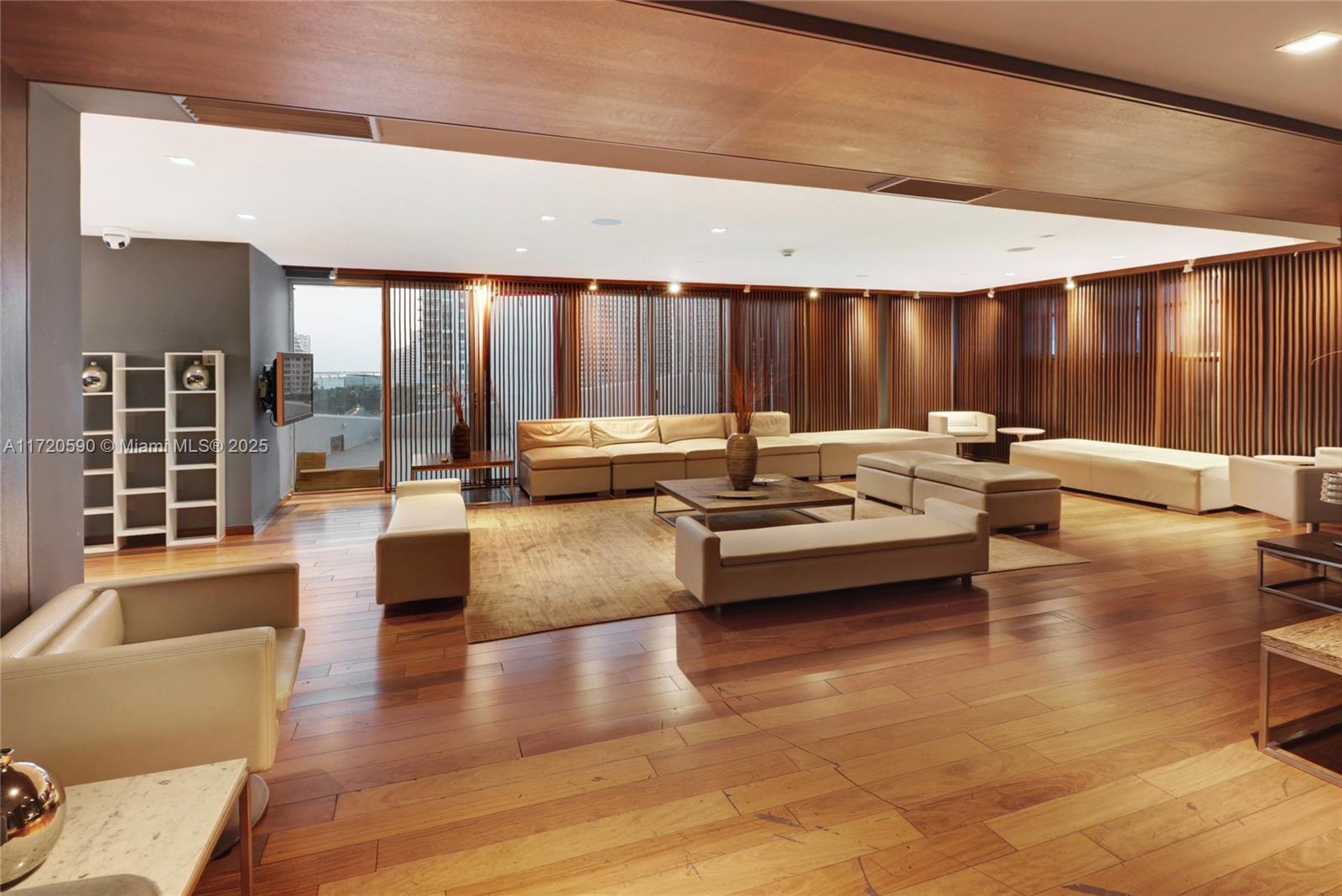 335 S Biscayne Blvd #4100, Miami FL 33131