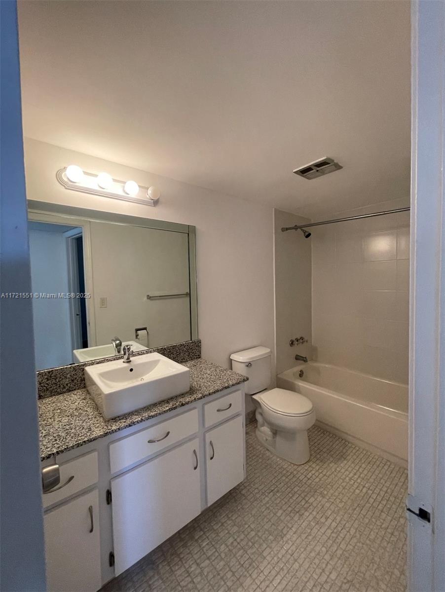 3531 Inverrary Dr #401, Lauderhill, Florida image 18