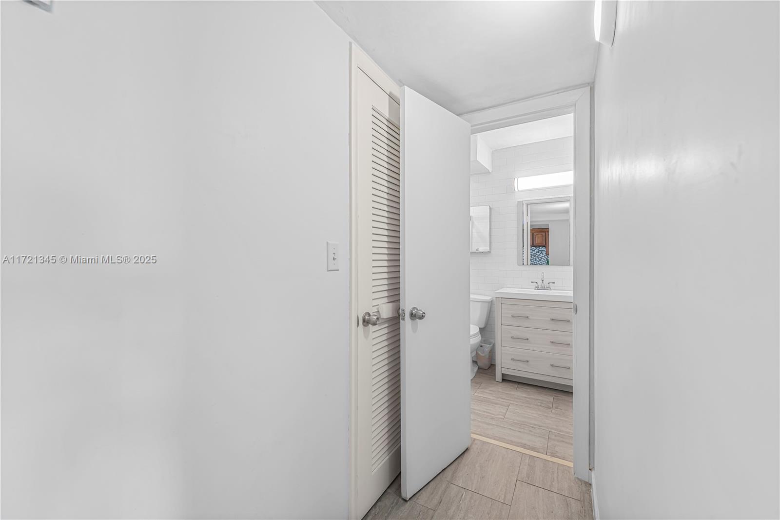 3020 Marcos Dr #S504, Aventura, Florida image 14