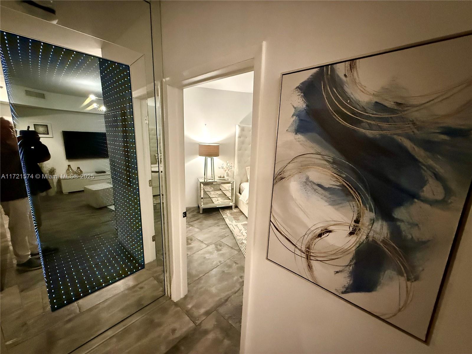 300 S Pointe Dr #908, Miami Beach FL 33139