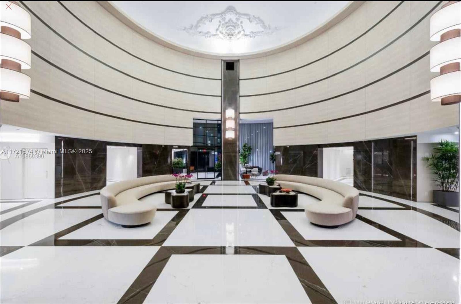 300 S Pointe Dr #908, Miami Beach FL 33139