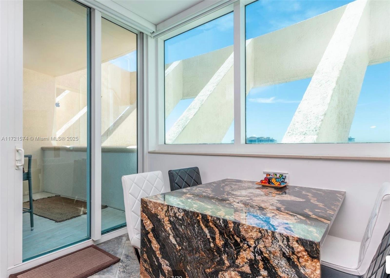 300 S Pointe Dr #908, Miami Beach FL 33139