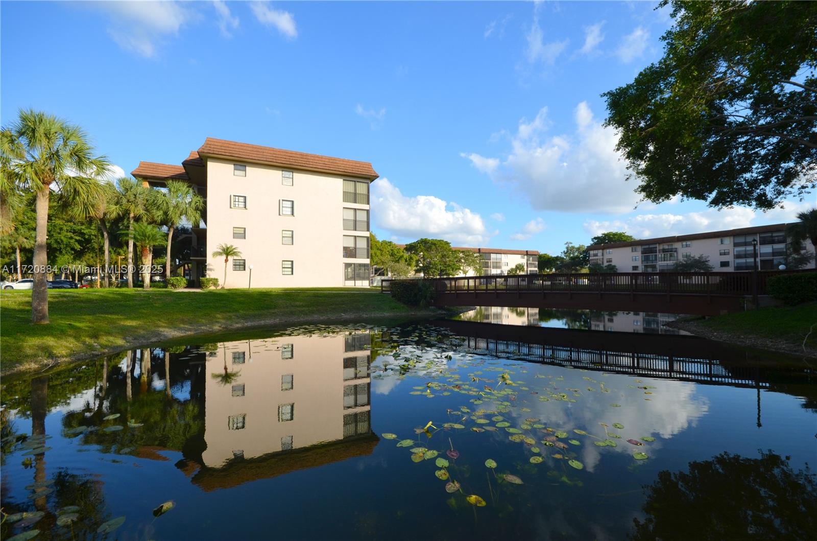 4960 E Sabal Palm Blvd #211, Tamarac, Florida image 8