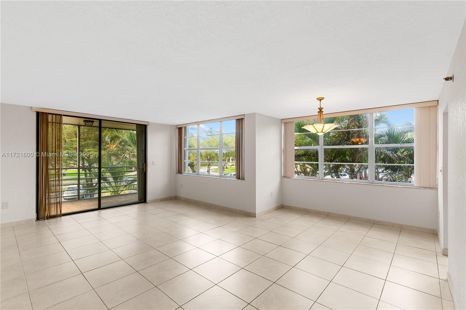 1300 Saint Charles Pl #218, Pembroke Pines, Florida image 7