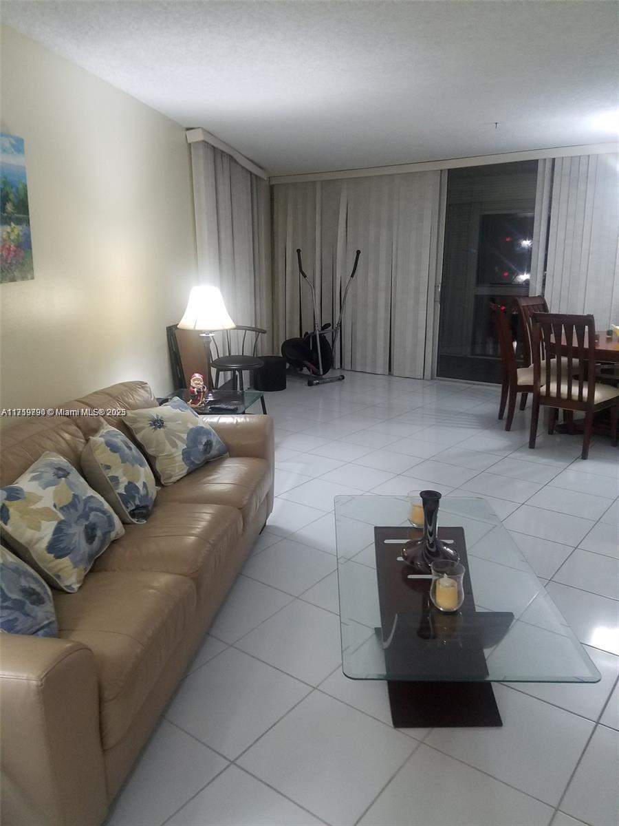 6921 Environ Blvd #4P, Lauderhill, Florida image 10