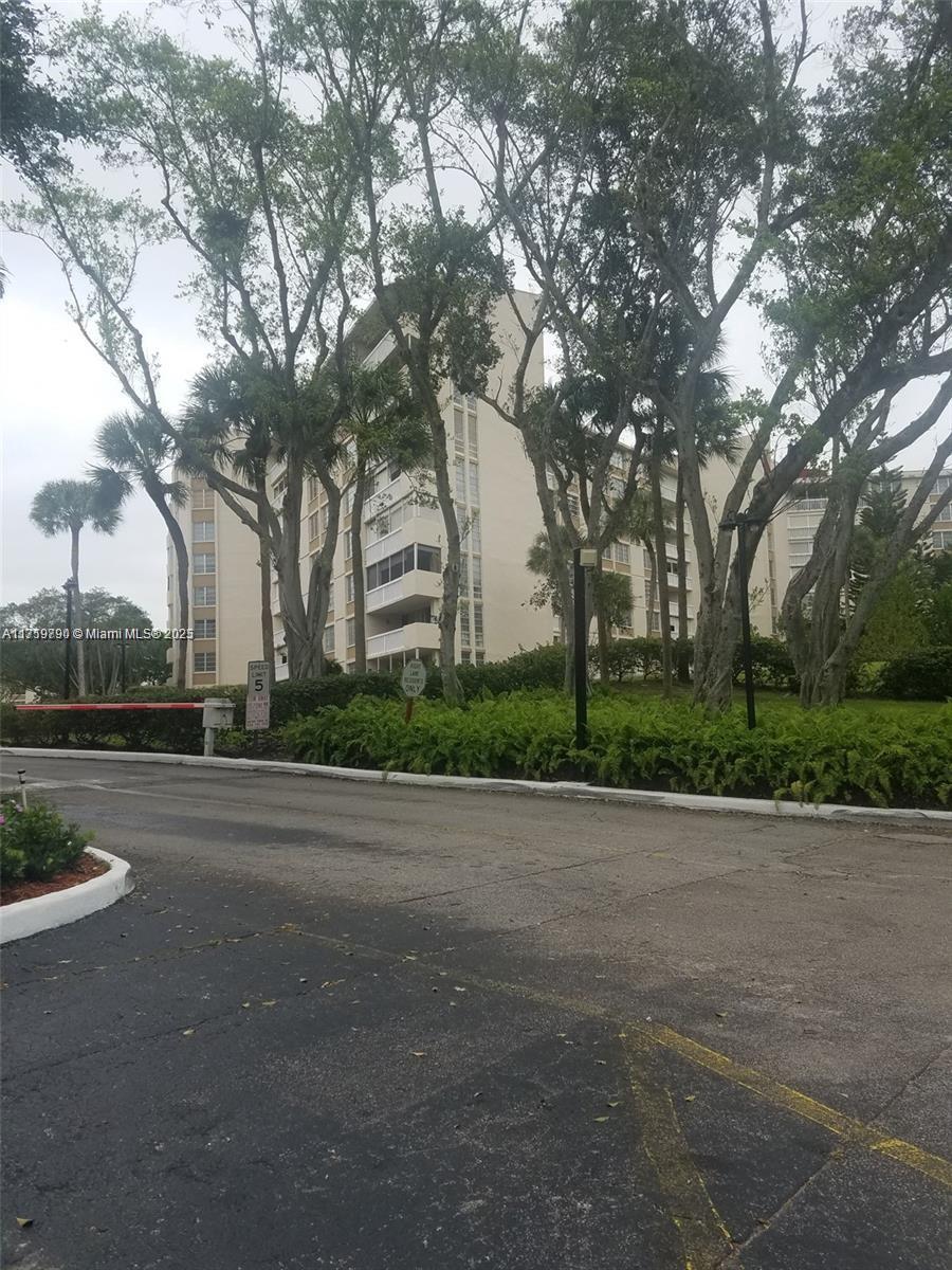 6921 Environ Blvd #4P, Lauderhill, Florida image 4